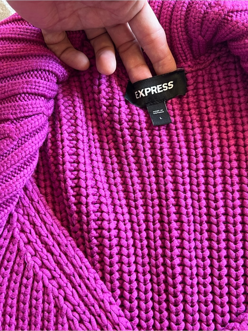 EXPRESS Women's Bright Fuchsia Ribbed V-Neck Sweater-EUC - Picture 5 of 8